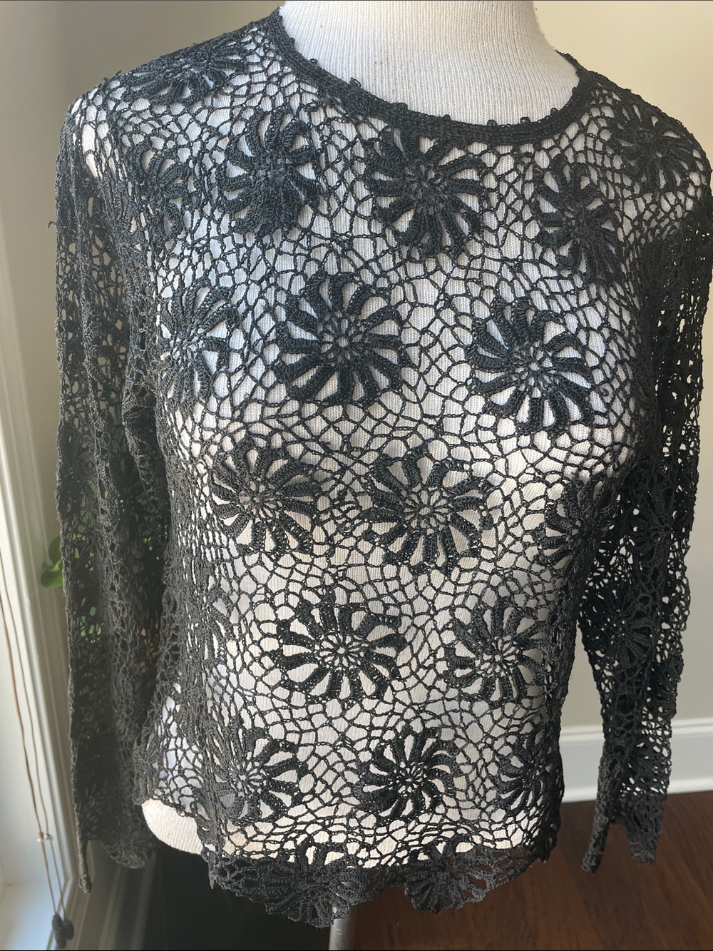 Black Crochet Floral Long-Sleeve Women's Top